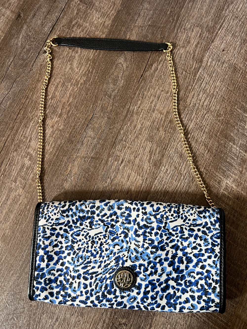 Lilly Pulitzer Benton Clutch - Picture 3 of 7
